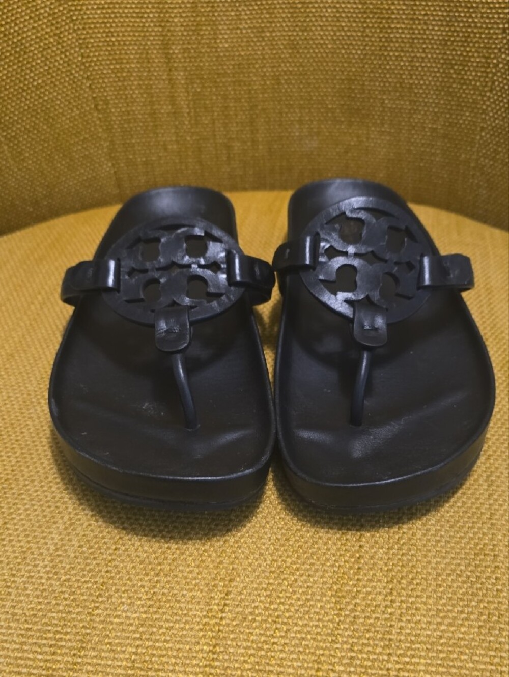 Tory Burch Black Logo Miller Leather Thong Sandals - Picture 2 of 6